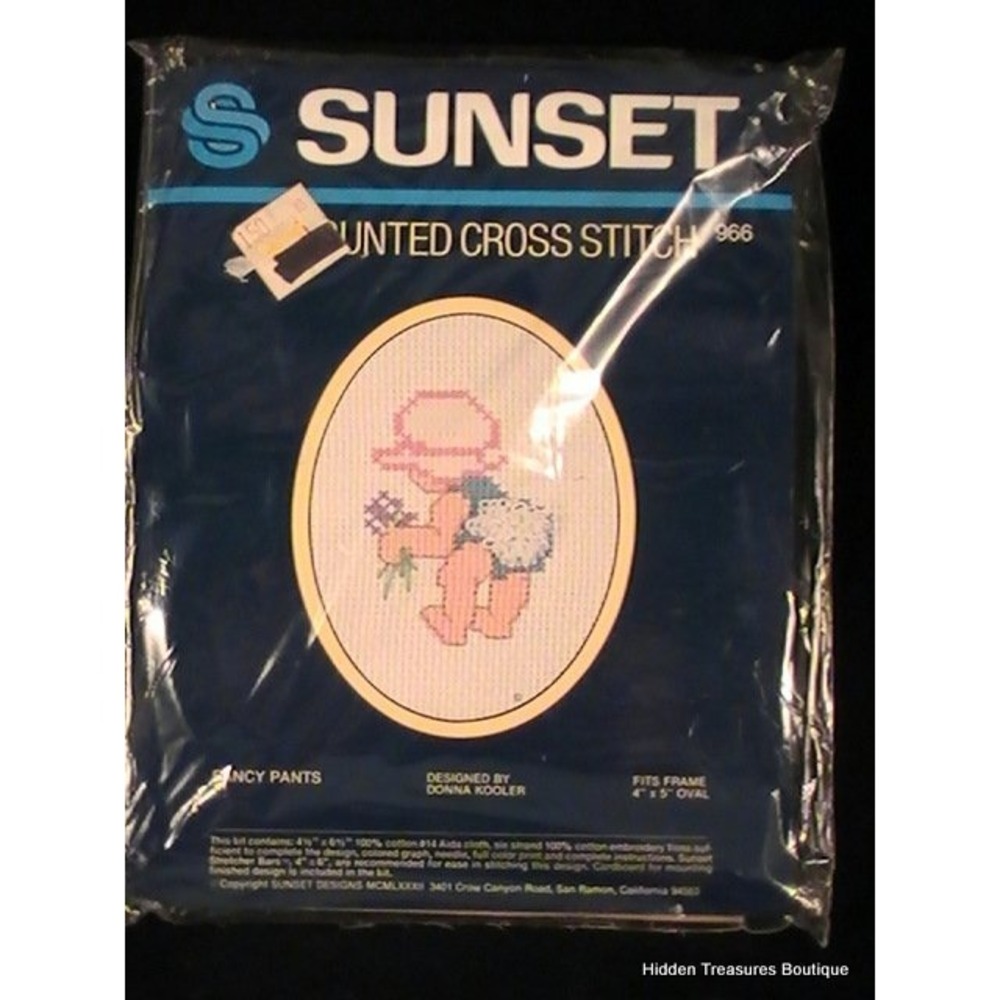 Sunset "Fancy‎ Pants" Needlepoint Kit by Sunset Designs #966
